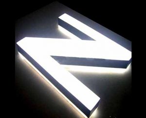 Lettere in cristallo luminoso